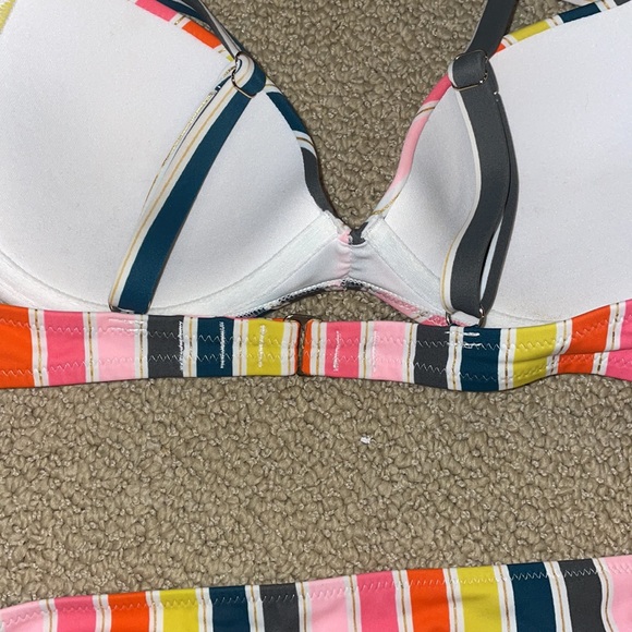 Bikini Set - Picture 3 of 3